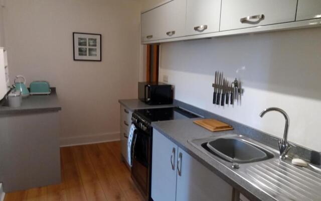 Ground Floor Barmouth Centre Apartment With Garden