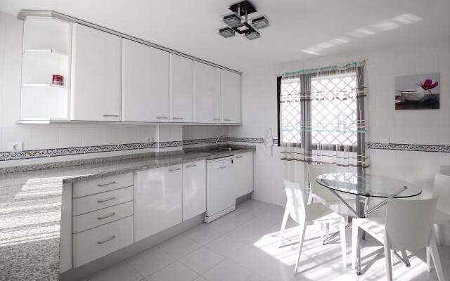 Penthouse Golden Mile