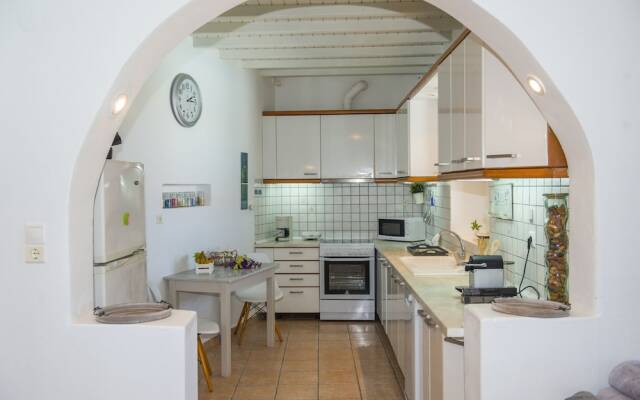 Serene Villa by Stylish Stays