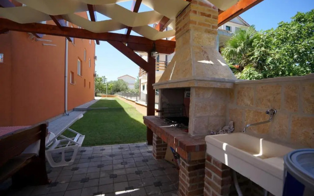 Apartments Nika Sukošan