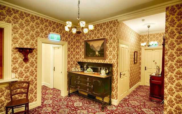 Theatre Royal Hotel Kumara