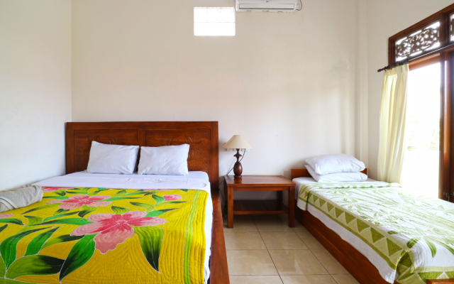 Puji Bungalow & Hostel