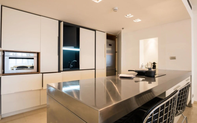 High Class Condo at Marina by FeelHome