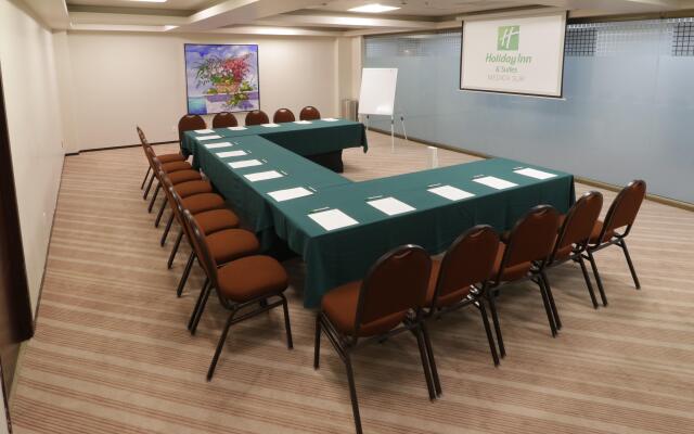 Holiday Inn Hotel & Suites Medica Sur by IHG