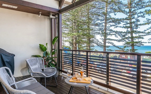 Your Luxury Escape - On The Bay 2