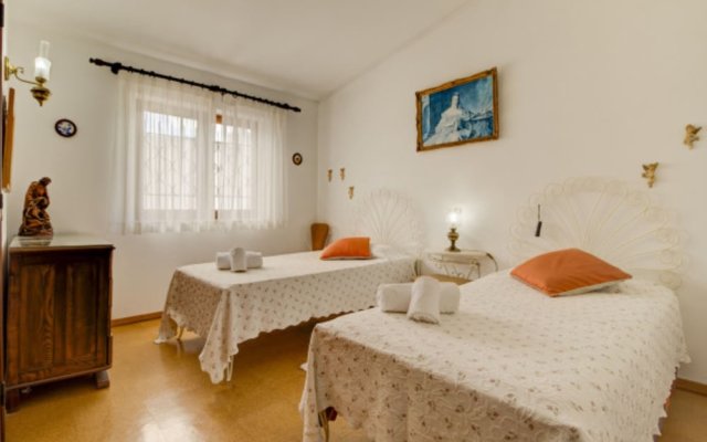 Villa 2 Bedrooms With Wifi And Sea Views 107983