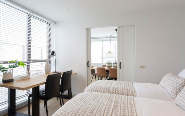 Spacious Apartment in Den Haag near Sea Beach