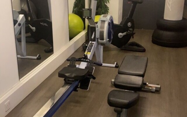 Lovely 1-bed Apartment Canary Wharf in London