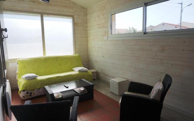 642 Avenue De L'Aviation -044