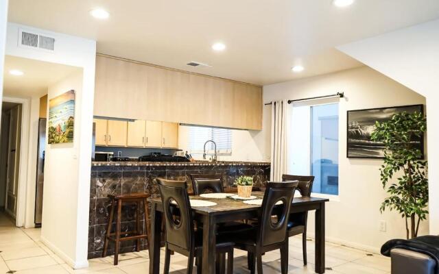 Newport Beach House (2 blocks from the Sand)