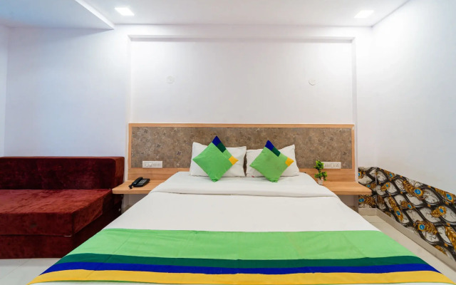 OYO 23365 Hotel Bright Plaza