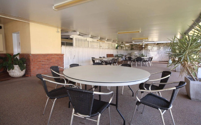 Emerald Explorers Inn