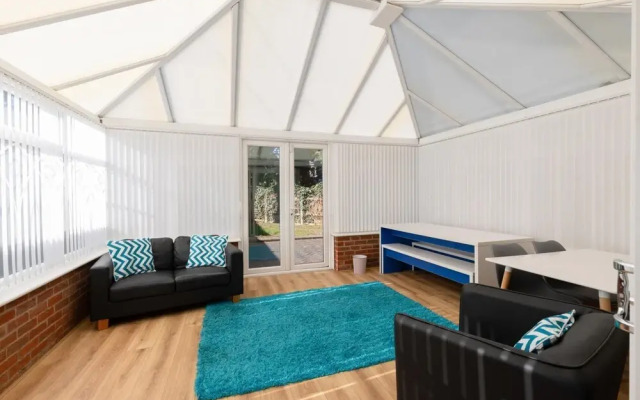 Beautiful 3BD Home Situated in Solihull