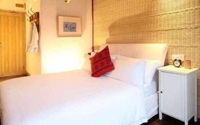 Zuoyouke Theme Hotel