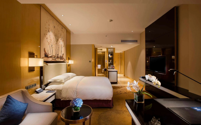 Hilton Wuhan Riverside – Guest Rooms – Wuhan