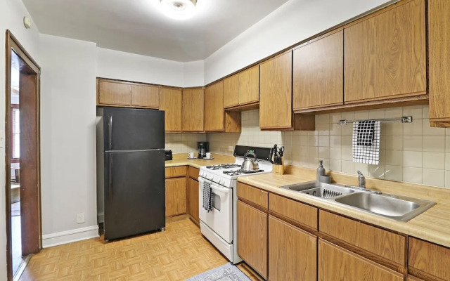 Contemporary Cragin 1BR Apt in Lockwood