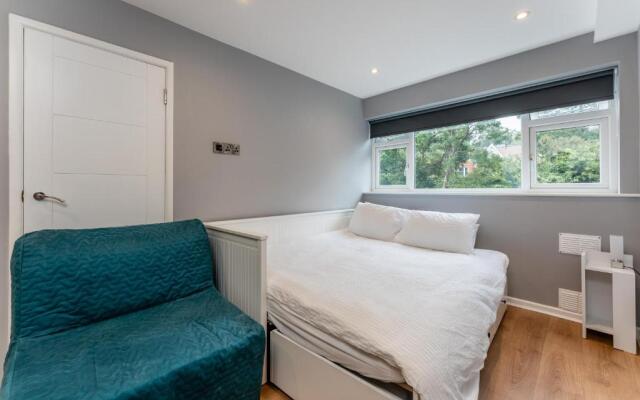 Stylish 2 bedroom apartment in Bournemouth, 500m from beach