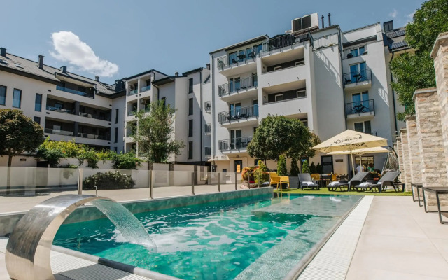 Auris Hotel