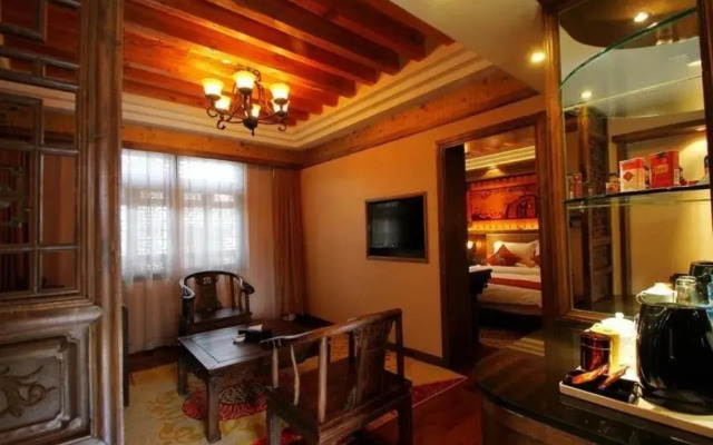 Lijiang Golden Path Hospitality