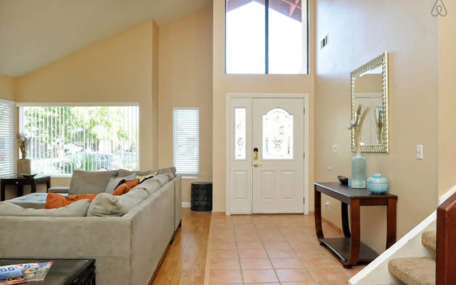 Luxury 4br 8min to Las Vegas Strip