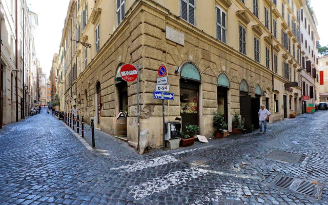 Rome Unique Spanish Steps Apartments