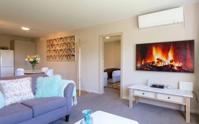 Private & Charming Panorama Retreat