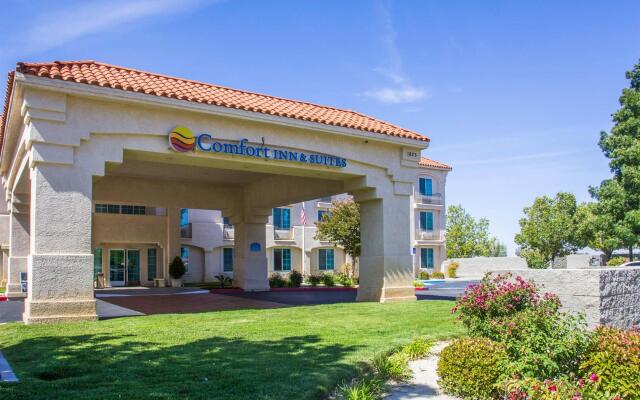 Comfort Inn & Suites Lancaster Antelope Valley