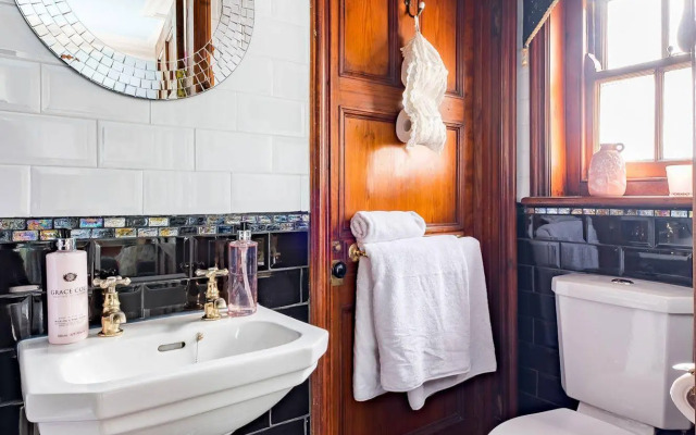 Woodside Villa Whitby