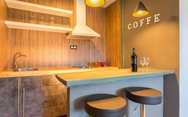 Blue Tour Travel Plaza