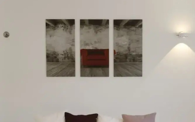 the white design apartment