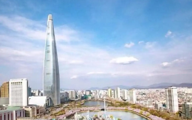 LotteTower Rainbow House