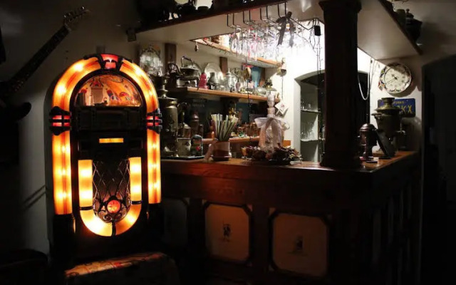 Vintazh Otel Surikova