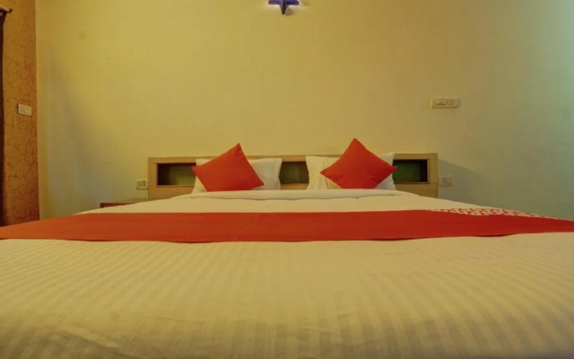 OYO 24935 Aiwan E Ashraf Suites