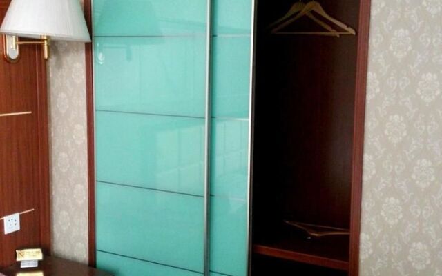 Wuhan Yanlong Business Hotel
