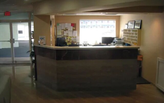 The Diplomat Beach Club Suites