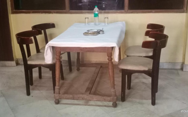 Hotel Adarsh Palace