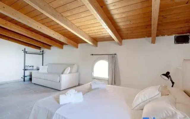 Palazzo della Torre 202– Modern Historic Apartment