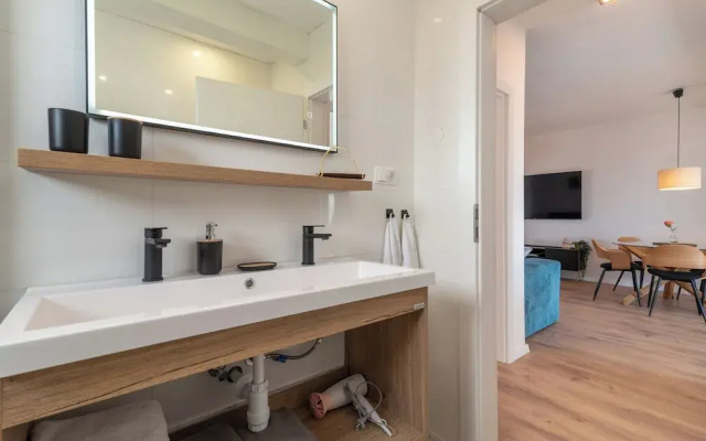 Villa Eight by Villa Kuzmanic