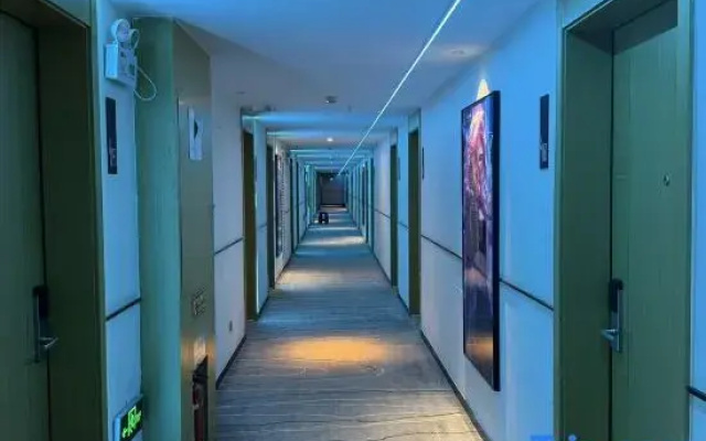 VES E-Sports Hotel (Guangxi University Xinyang Road)