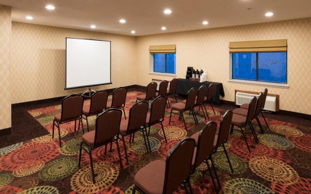 Holiday Inn Express & Suites East Greenbush (Albany-Skyline) by IHG