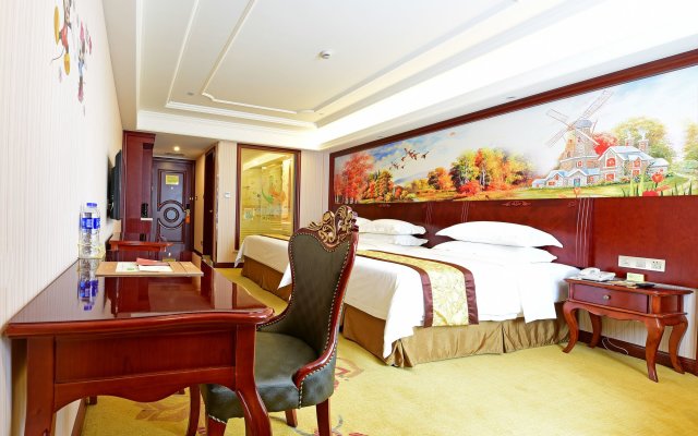 Vienna Hotel Shanghai PVG Heqing