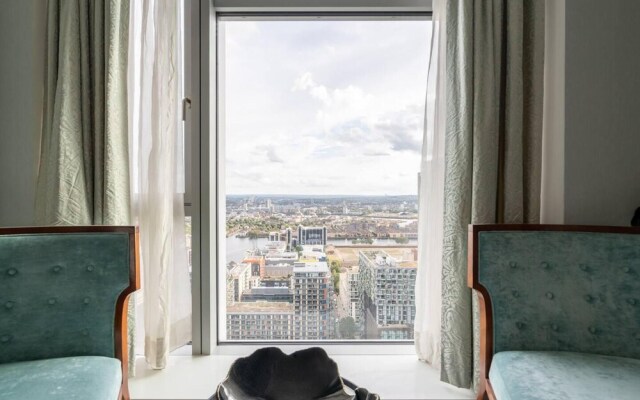 Stunning 4-bed Duplex Penthouse in London