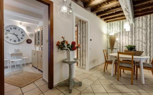 Trevi Fountain Apartment