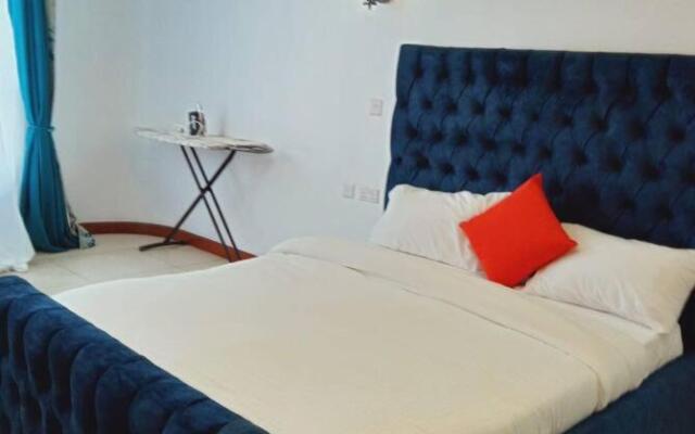 Lovely 2-bedroom serviced apartment with pool in Kilimani