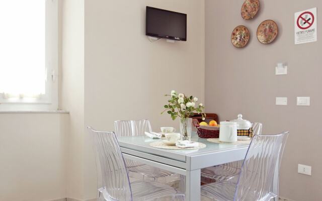 Elegant Holiday Home With Terrace, Parking, Fenced Garden