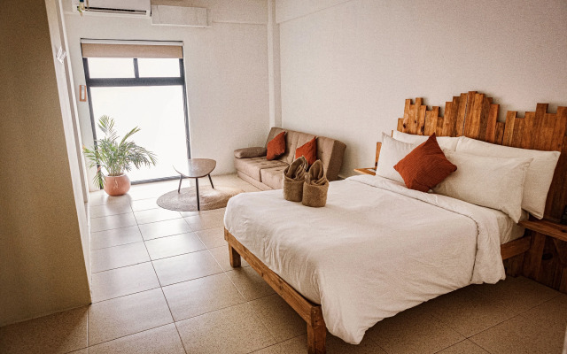 Nomads Hotel, Hostel & Rooftop Pool