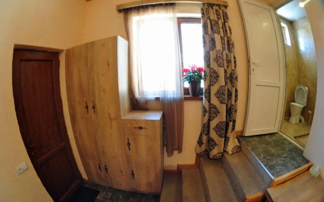 Saro B&B And Safari Tours