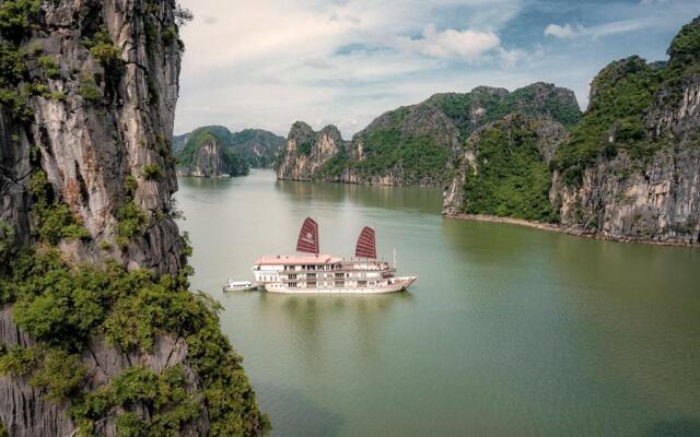 Heritage Line Ginger Cruise – Ha Long Bay & Lan Ha Bay