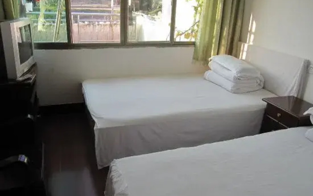 Caihong Hostel
