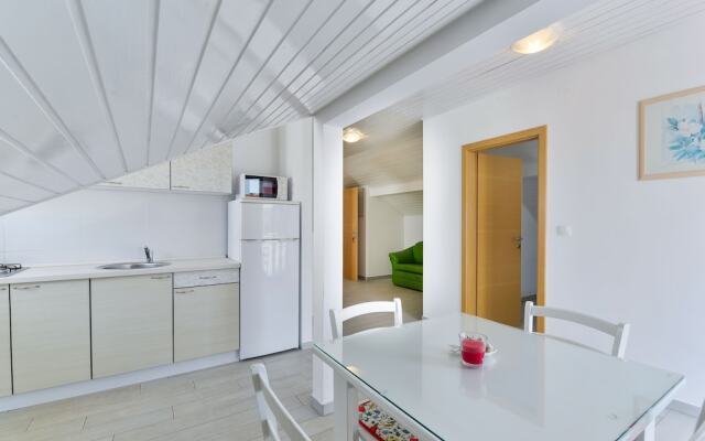 Apartments Salitrežić